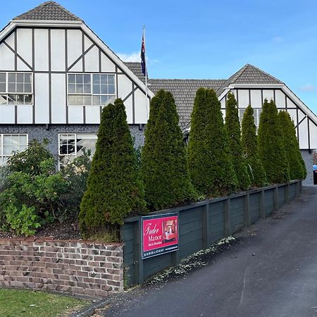 Tudor Manor Bed & Breakfast Paraparaumu Dış mekan fotoğraf