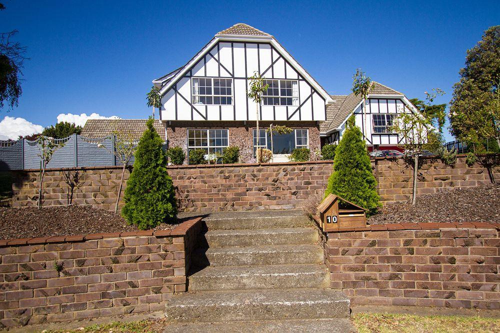 Tudor Manor Bed & Breakfast Paraparaumu Dış mekan fotoğraf