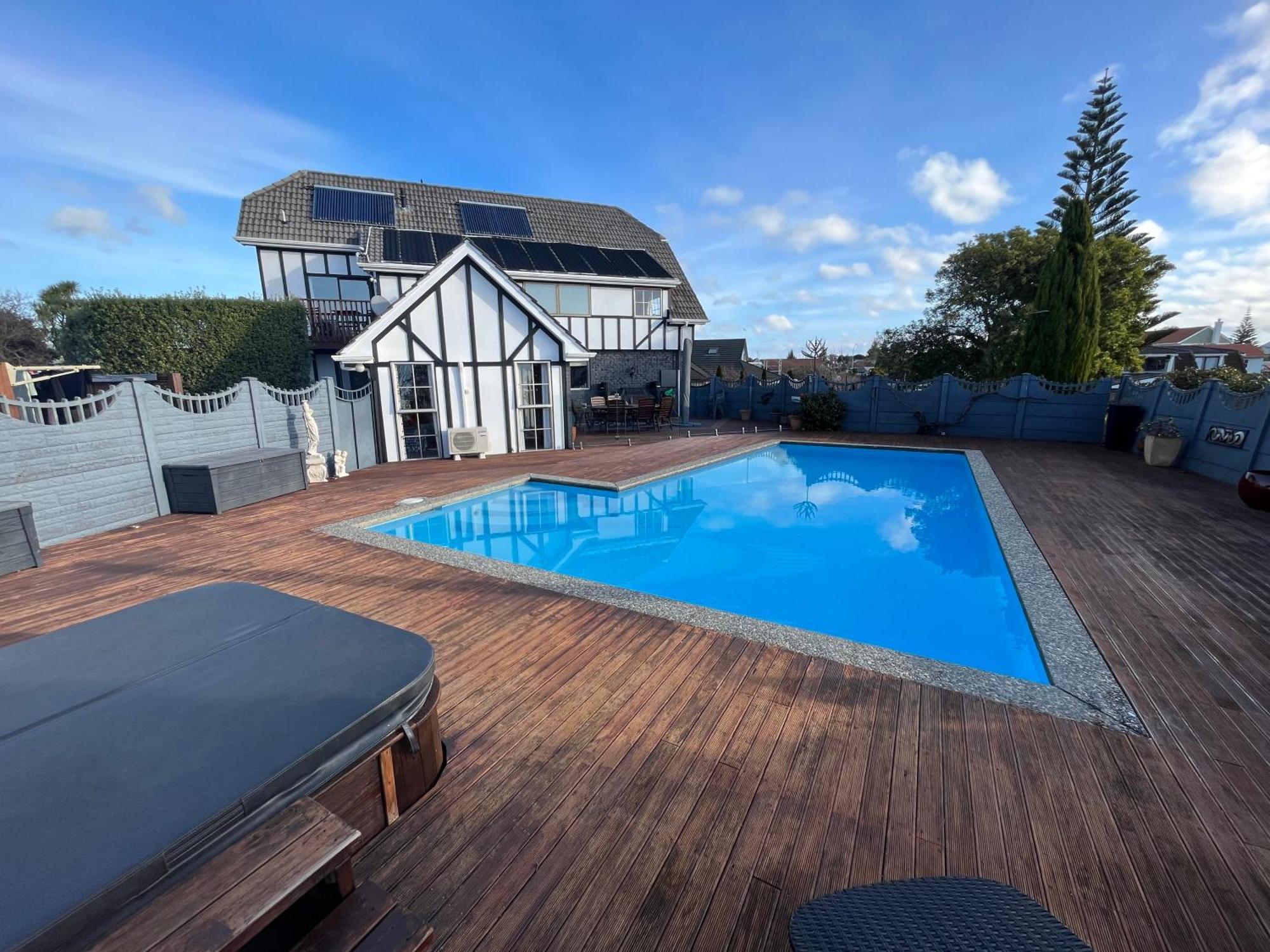 Tudor Manor Bed & Breakfast Paraparaumu Dış mekan fotoğraf