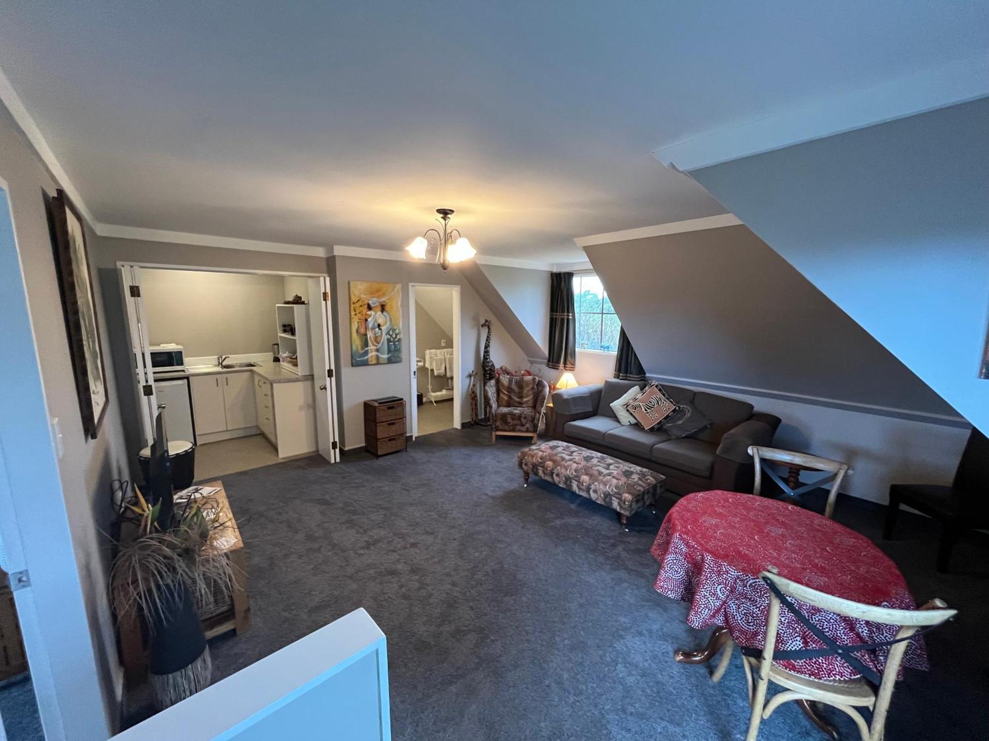 Tudor Manor Bed & Breakfast Paraparaumu Dış mekan fotoğraf