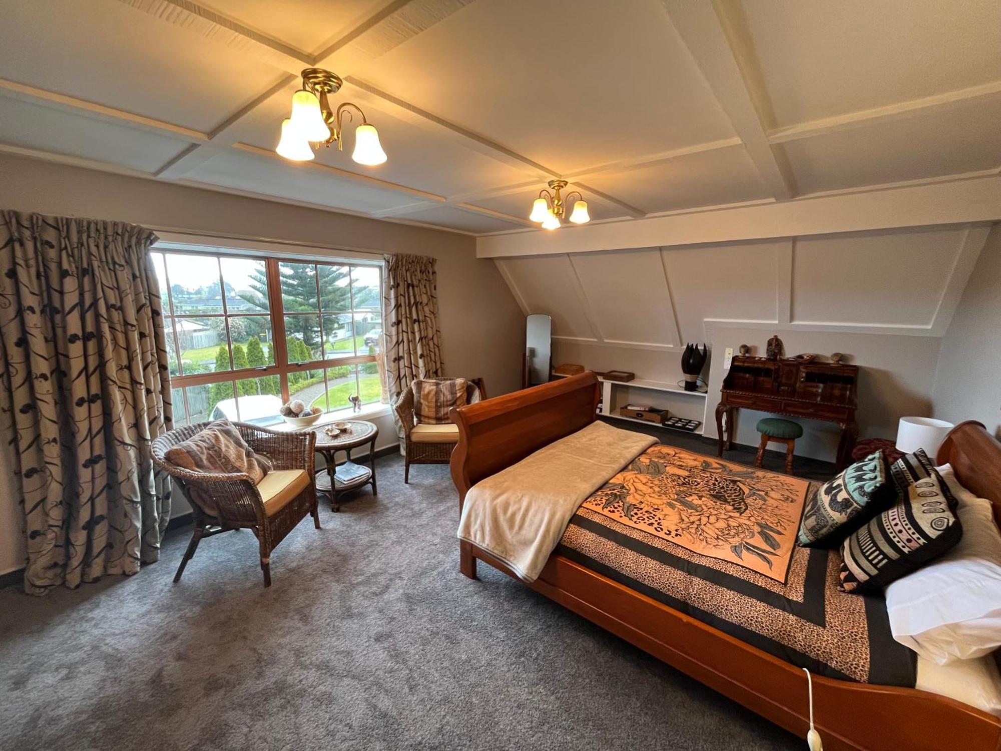 Tudor Manor Bed & Breakfast Paraparaumu Dış mekan fotoğraf