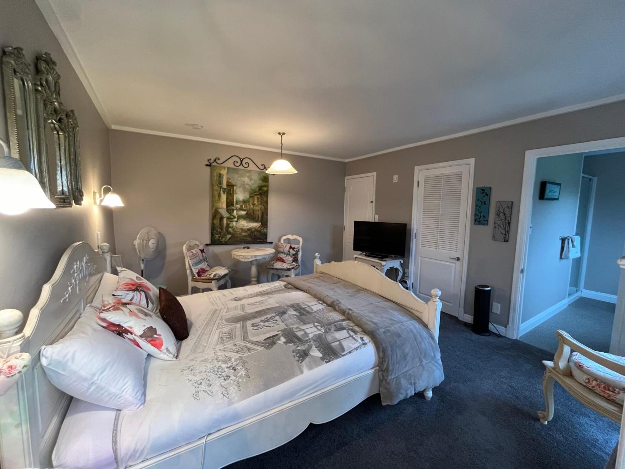 Tudor Manor Bed & Breakfast Paraparaumu Dış mekan fotoğraf
