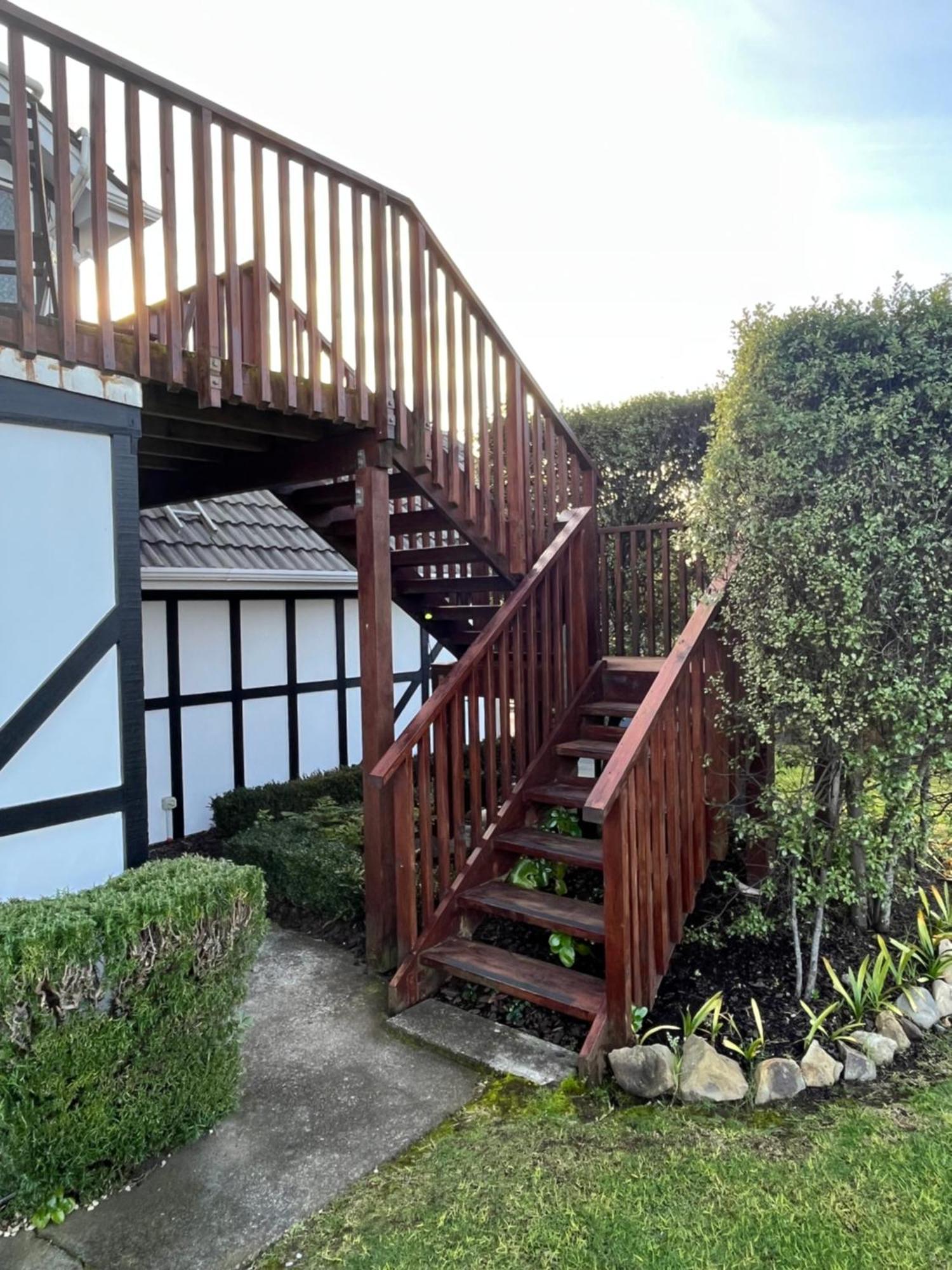 Tudor Manor Bed & Breakfast Paraparaumu Dış mekan fotoğraf