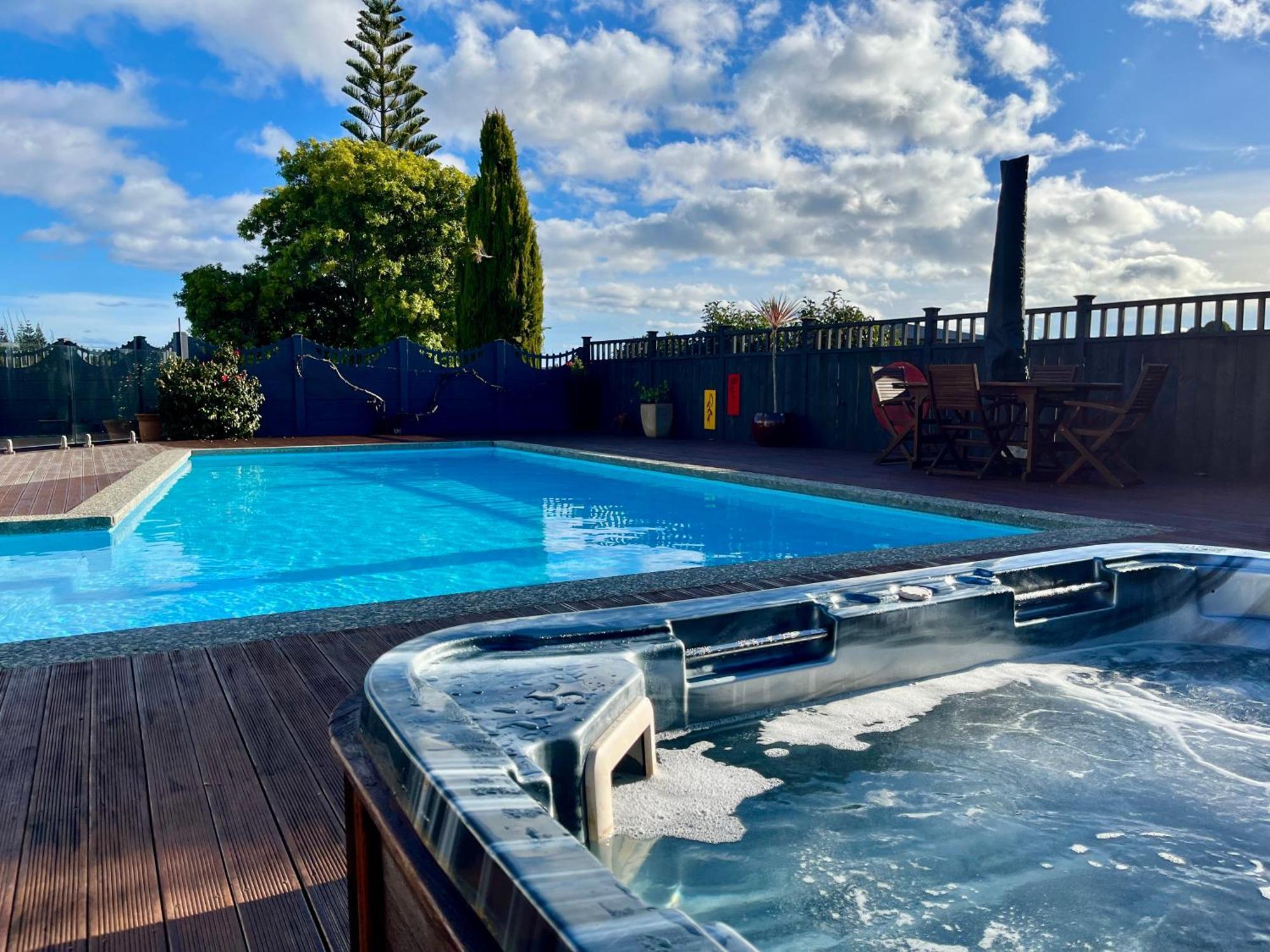 Tudor Manor Bed & Breakfast Paraparaumu Dış mekan fotoğraf