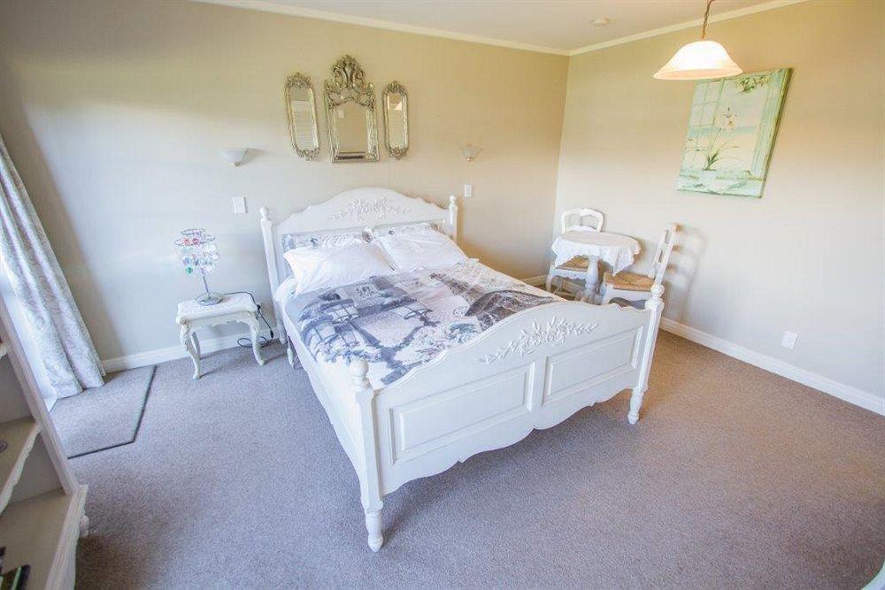 Tudor Manor Bed & Breakfast Paraparaumu Dış mekan fotoğraf