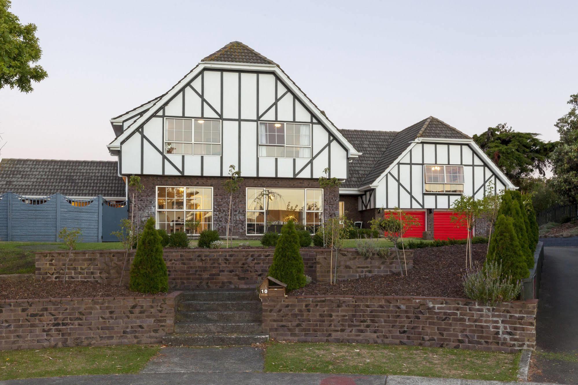 Tudor Manor Bed & Breakfast Paraparaumu Dış mekan fotoğraf