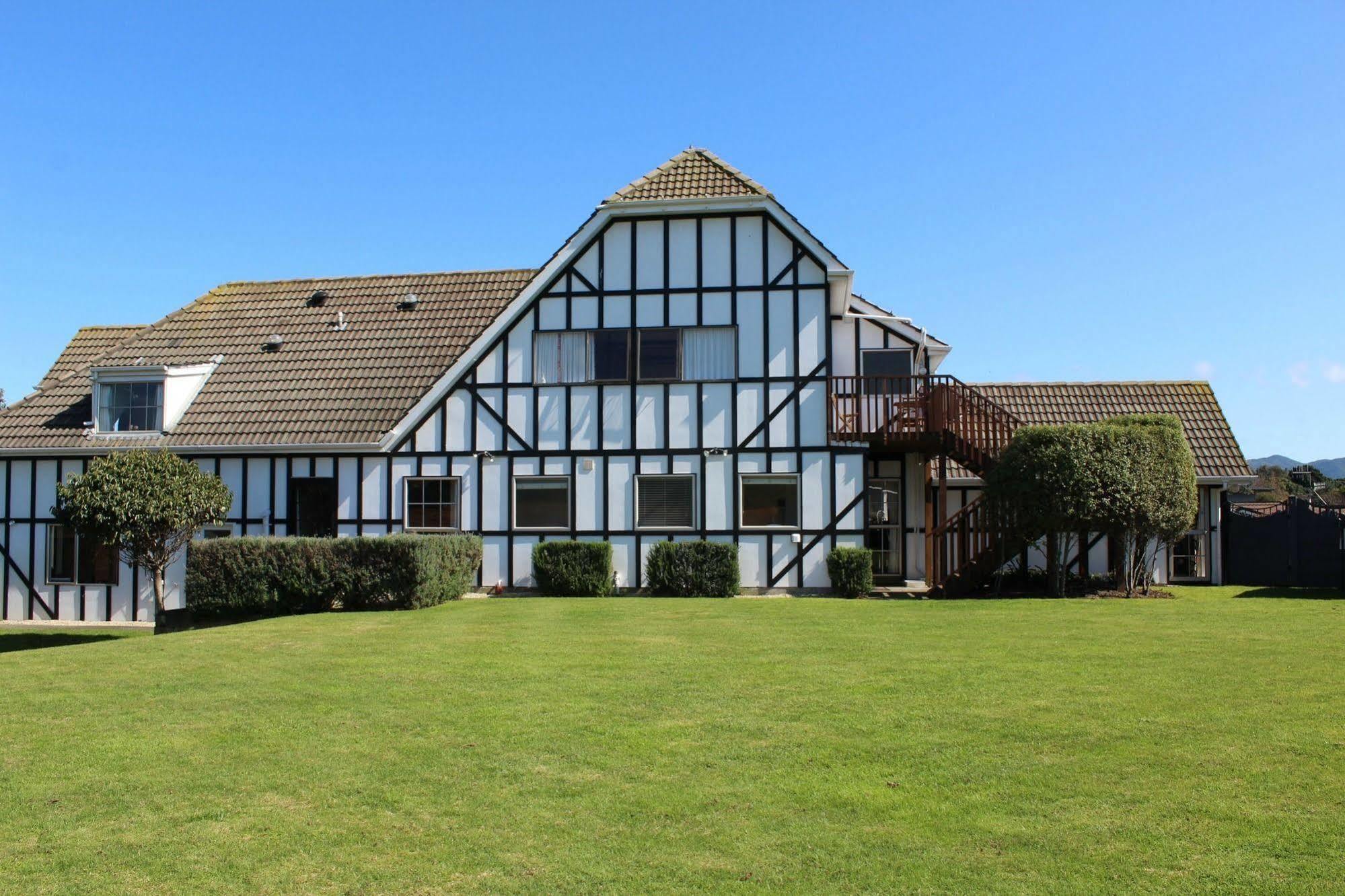 Tudor Manor Bed & Breakfast Bed & Breakfast Paraparaumu Dış mekan fotoğraf